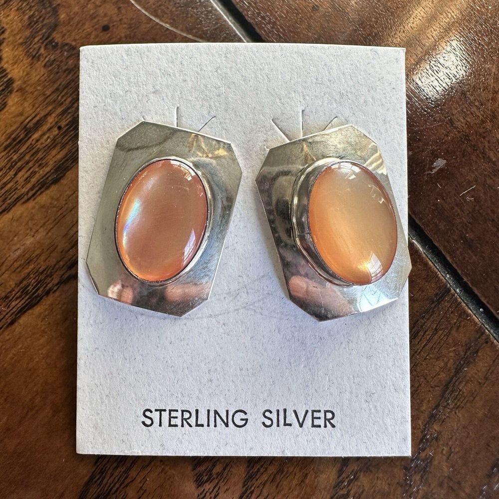VTG Navajo Stud Women Earrings 1 Inch MOP Shell Cab Peach Sterling Silver 4.7g